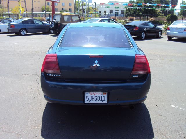 Mitsubishi Galant 2004 photo 17