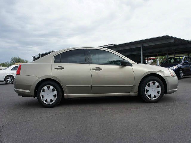 Mitsubishi Galant 2004 photo 1