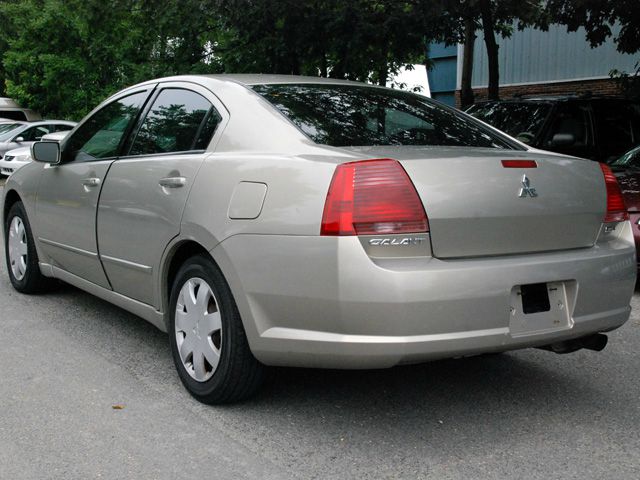 Mitsubishi Galant 2004 photo 3