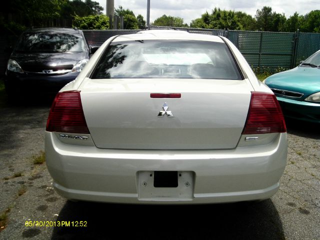 Mitsubishi Galant 2004 photo 4