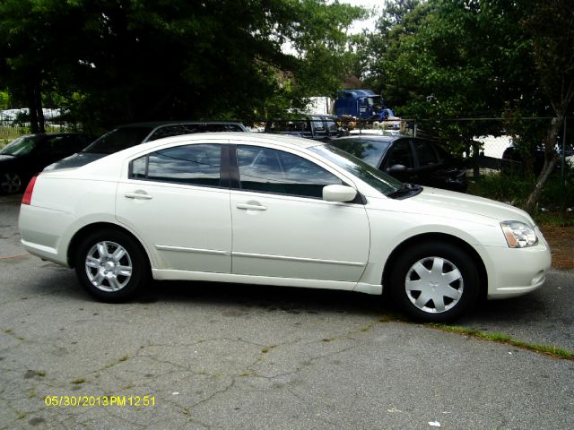 Mitsubishi Galant 2004 photo 5