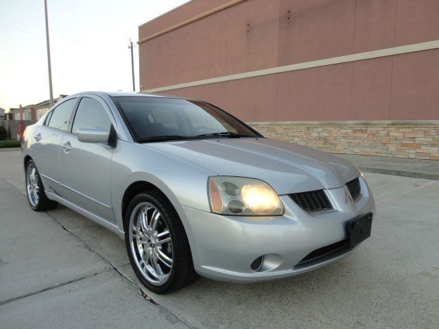 Mitsubishi Galant 2004 photo 2