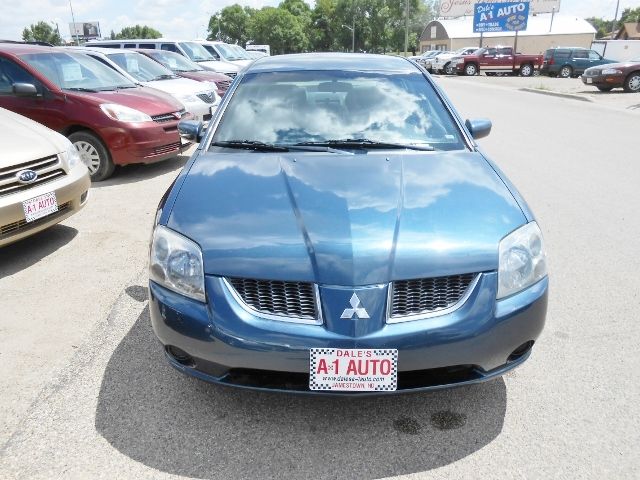 Mitsubishi Galant 2004 photo 2