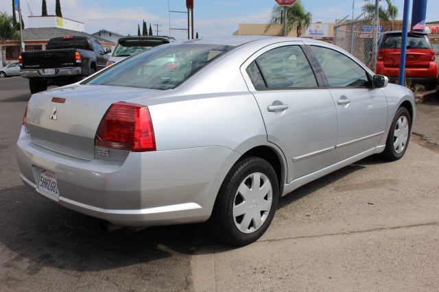 Mitsubishi Galant 2004 photo 3