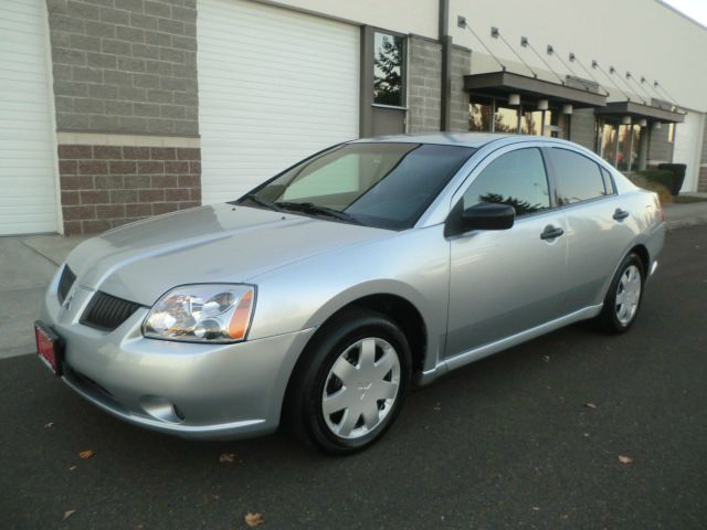 Mitsubishi Galant 2004 photo 2