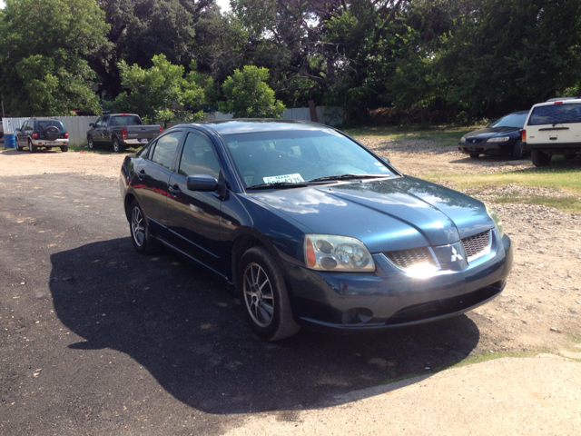 Mitsubishi Galant 2004 photo 2