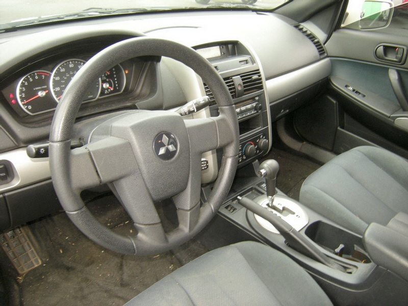 Mitsubishi Galant 2005 photo 3