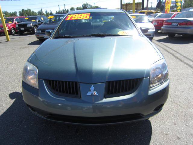 Mitsubishi Galant 2005 photo 1