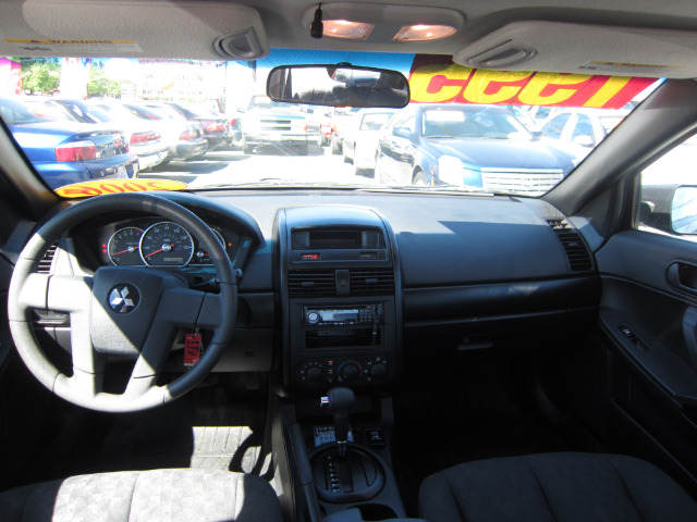 Mitsubishi Galant 2005 photo 8