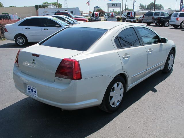 Mitsubishi Galant 2005 photo 1