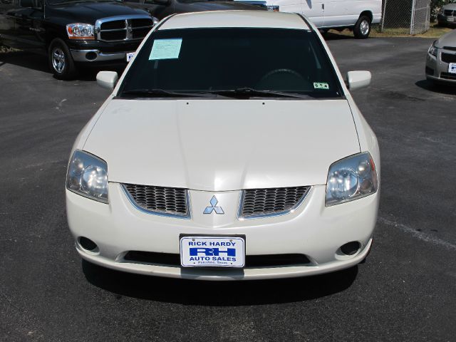 Mitsubishi Galant 2005 photo 2