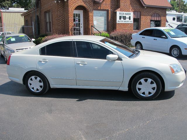 Mitsubishi Galant 2005 photo 4