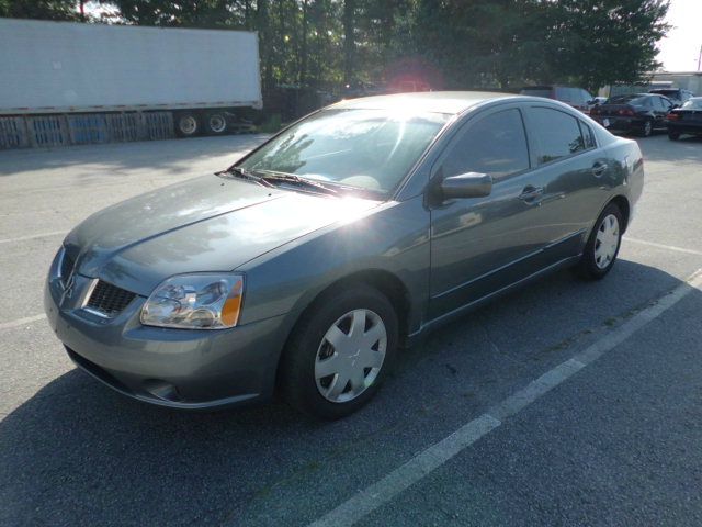 Mitsubishi Galant 2005 photo 1