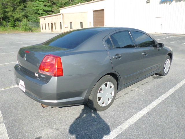 Mitsubishi Galant 2005 photo 2