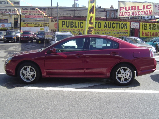 Mitsubishi Galant 2005 photo 1