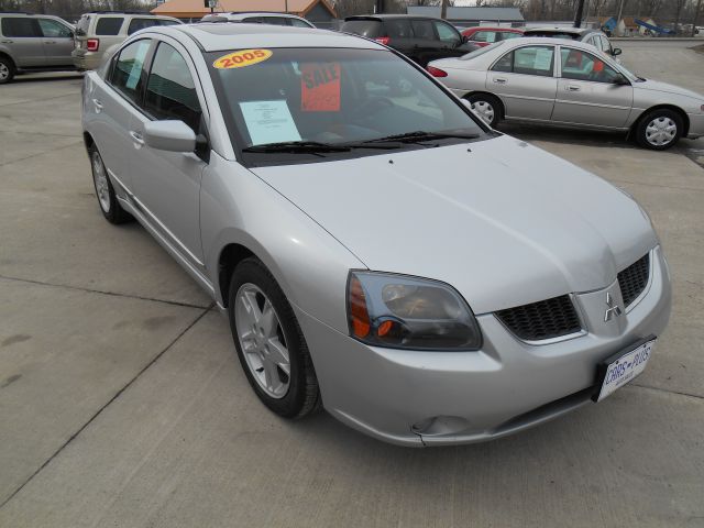 Mitsubishi Galant 2005 photo 2