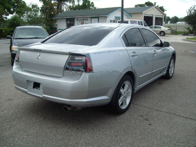 Mitsubishi Galant 2006 photo 2