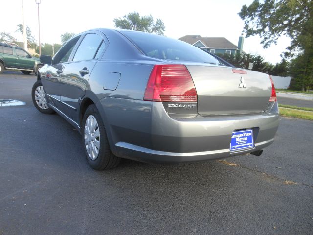 Mitsubishi Galant 2006 photo 2