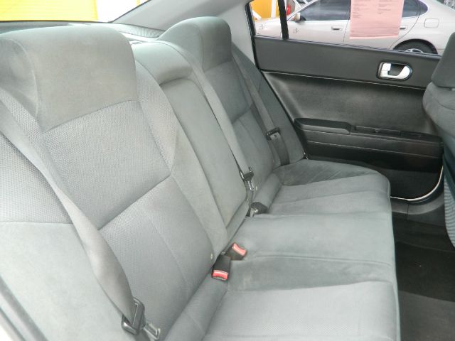 Mitsubishi Galant 2006 photo 12