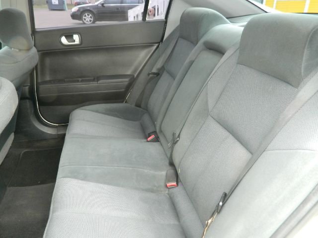 Mitsubishi Galant 2006 photo 13