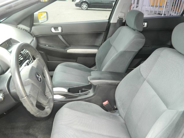 Mitsubishi Galant 2006 photo 16