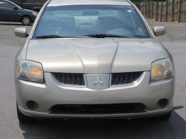 Mitsubishi Galant 2006 photo 2