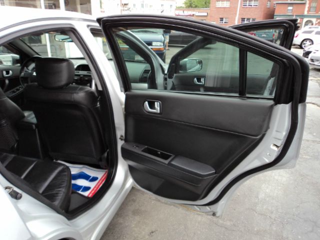 Mitsubishi Galant 2006 photo 34