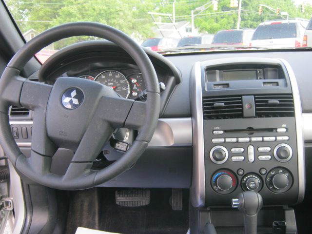 Mitsubishi Galant 2006 photo 11