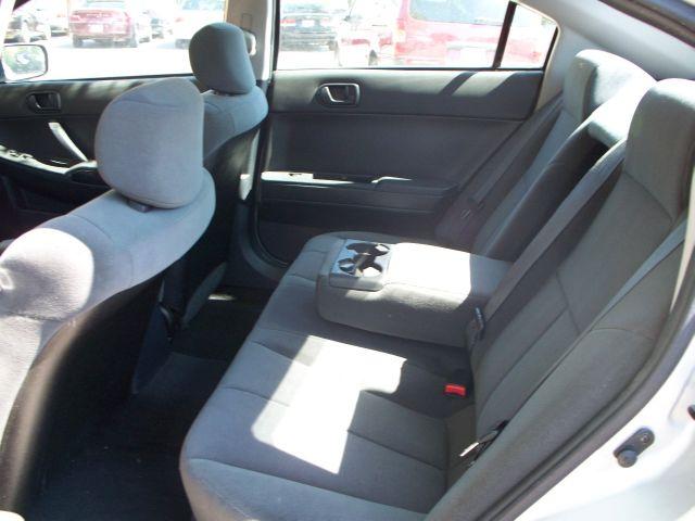 Mitsubishi Galant 2006 photo 5