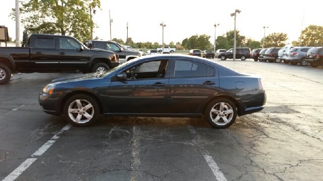 Mitsubishi Galant 2006 photo 2