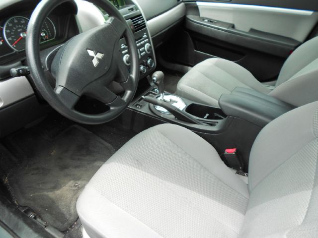 Mitsubishi Galant 2007 photo 2