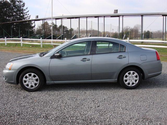 Mitsubishi Galant SE 2WD Sedan