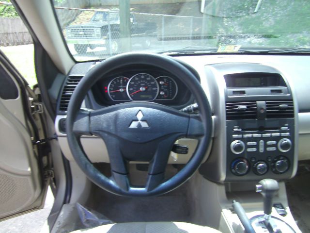 Mitsubishi Galant 2007 photo 2