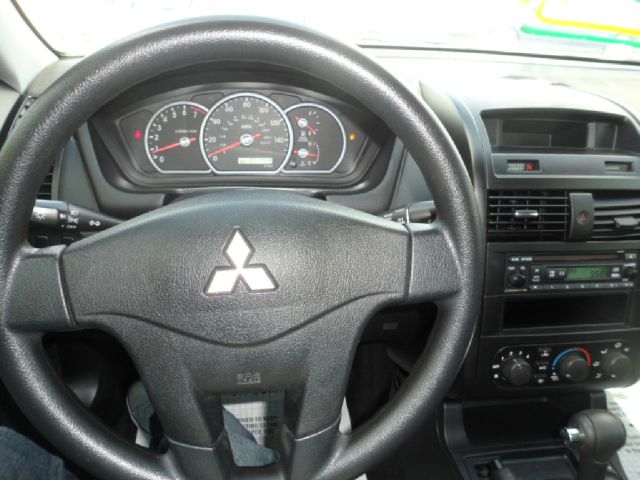 Mitsubishi Galant 2008 photo 11