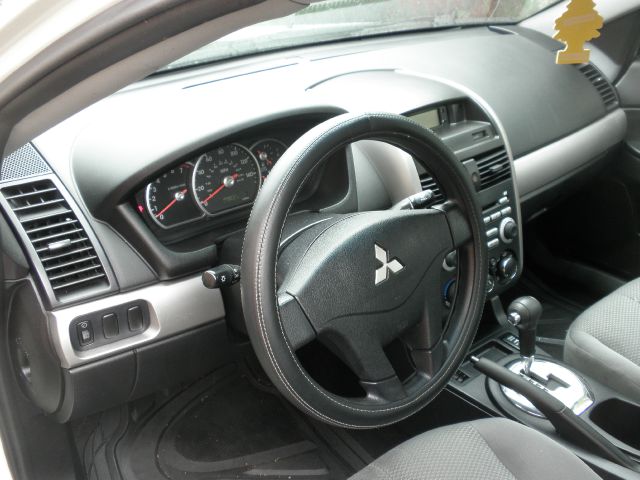 Mitsubishi Galant 2008 photo 2