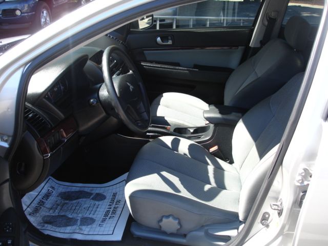 Mitsubishi Galant 2009 photo 26