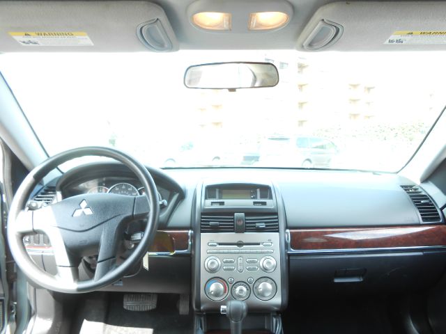 Mitsubishi Galant 2009 photo 6