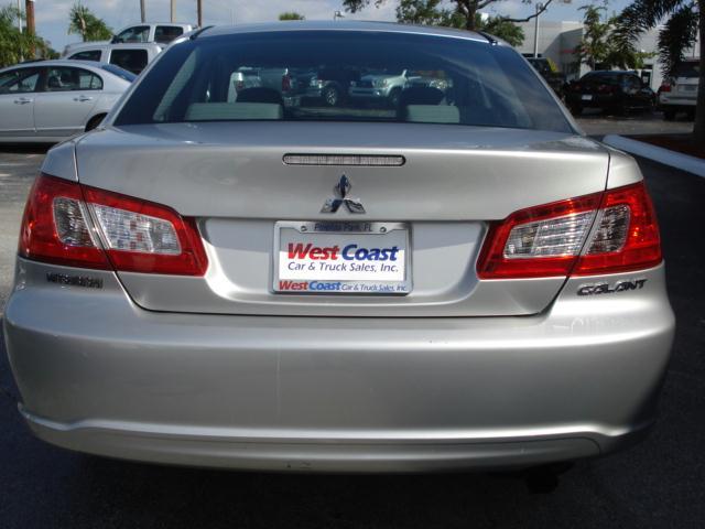 Mitsubishi Galant 2010 photo 1