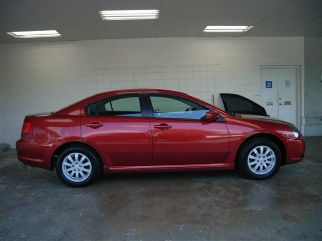 Mitsubishi Galant 2010 photo 1