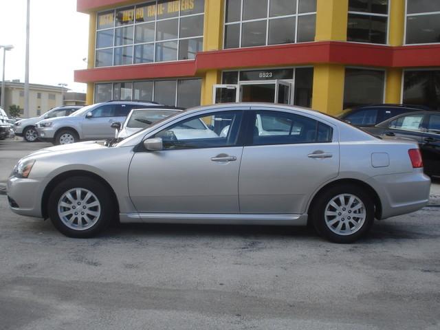 Mitsubishi Galant 2010 photo 1