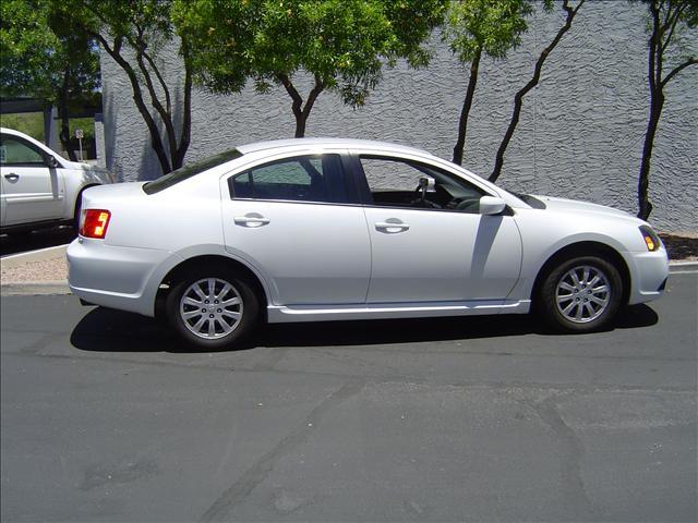 Mitsubishi Galant 2010 photo 2