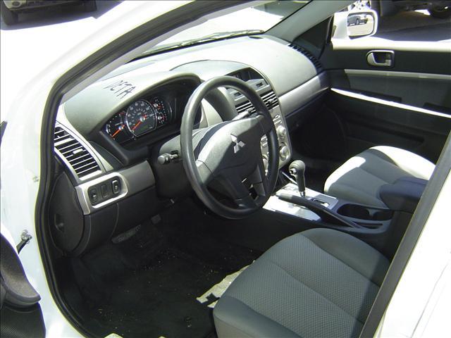 Mitsubishi Galant 2010 photo 5