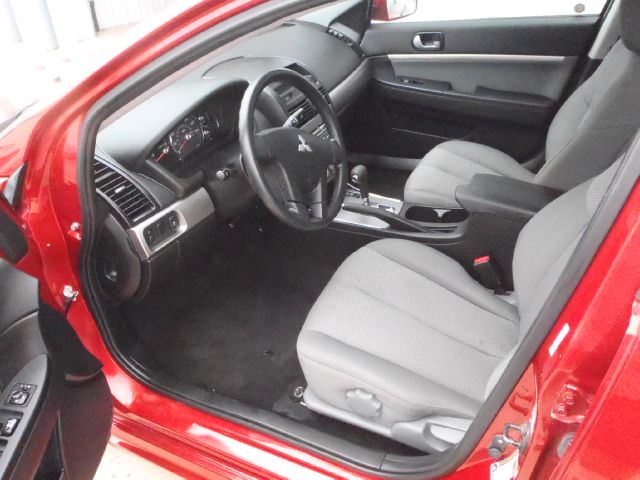 Mitsubishi Galant 2010 photo 11