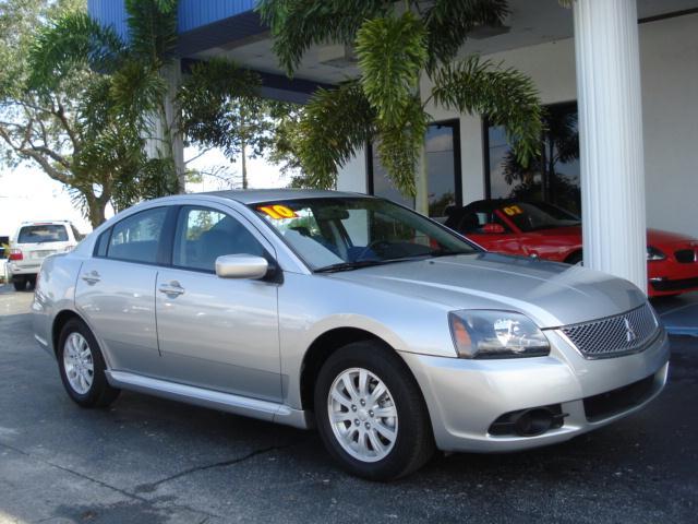 Mitsubishi Galant 2010 photo 2