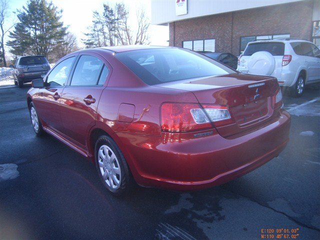 Mitsubishi Galant 2010 photo 4