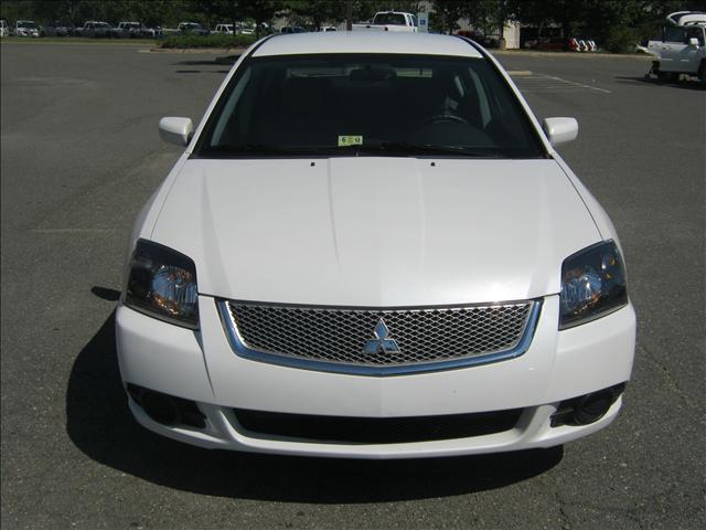 Mitsubishi Galant SE Sedan