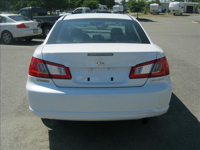 Mitsubishi Galant 2010 photo 3