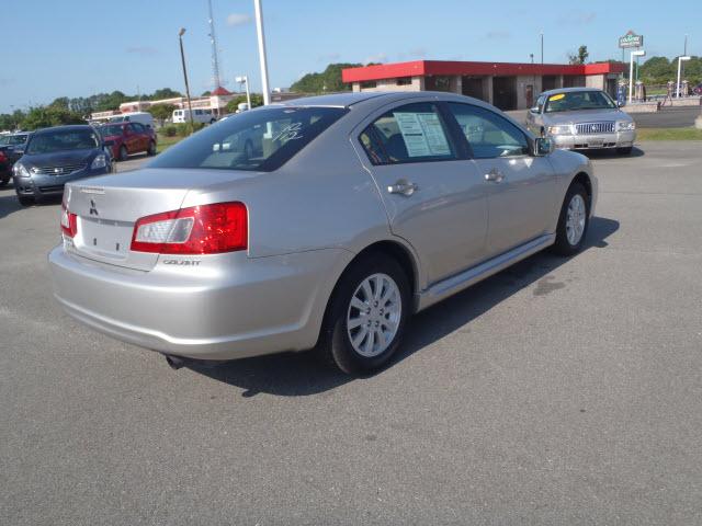 Mitsubishi Galant 2010 photo 4