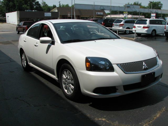 Mitsubishi Galant 2011 photo 1