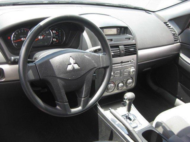 Mitsubishi Galant 2011 photo 5